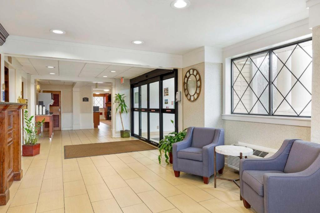Best Western Plus The Inn at Sharon/Foxboro Exterior foto