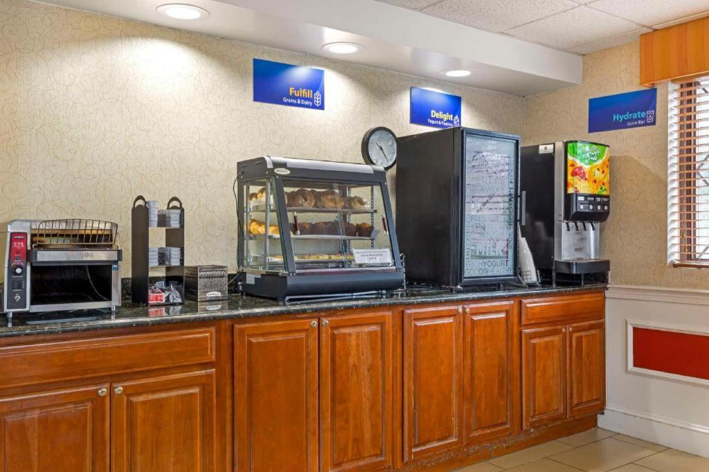 Best Western Plus The Inn at Sharon/Foxboro Exterior foto